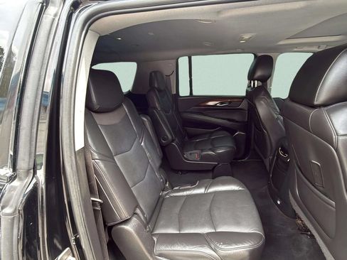 Used 2018 Cadillac Escalade ESV Luxury RWD image 31