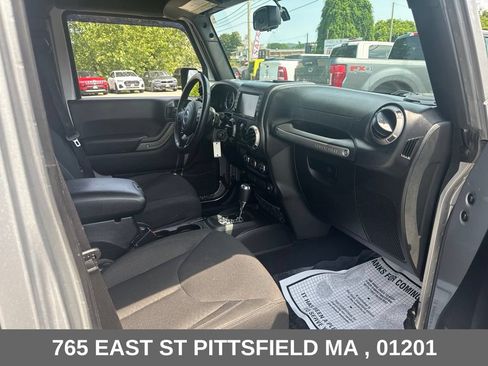 Used 2016 Jeep Wrangler Unlimited Sport w/ Quick Order Package 24S AWD/4WD image 17