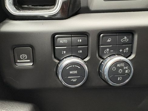 Used 2023 GMC Sierra 1500 Denali AWD/4WD image 23