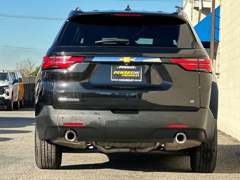 Used 2023 Chevrolet Traverse LT image 5