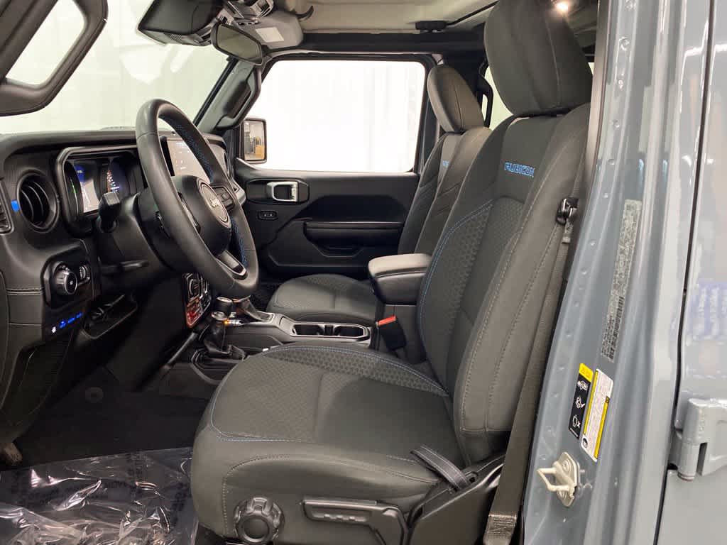 Used 2024 Jeep Wrangler Unlimited Rubicon 4xe AWD/4WD image 14