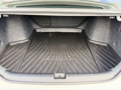 Used 2021 Honda Accord Touring image 21