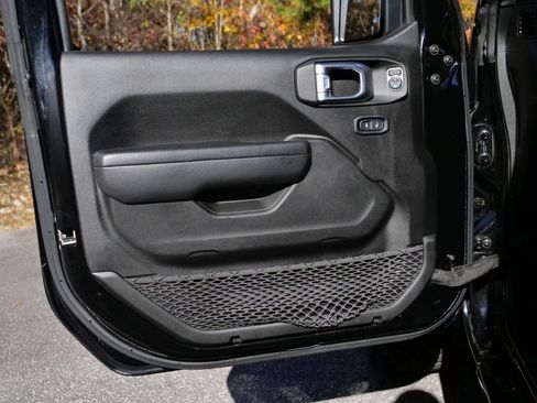 Used 2022 Jeep Wrangler Unlimited Sport image 23