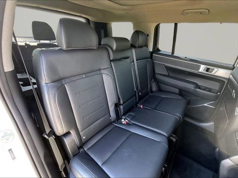 Used 2025 Hyundai Santa Fe Limited FWD image 27