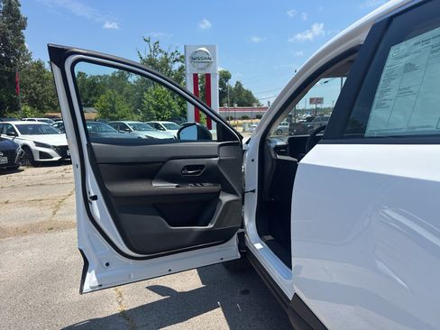 New 2026 Nissan Kicks S FWD image 19