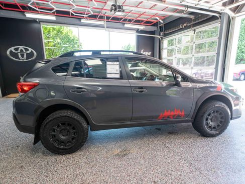 Used 2021 Subaru Crosstrek 2.5i Limited w/ Moonroof Package 1 AWD/4WD image 4