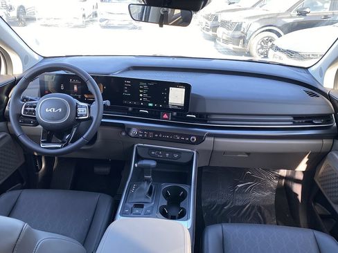 New 2026 Kia Carnival FWD image 22