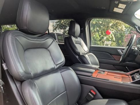 Used 2024 Lincoln Navigator L 4WD image 36