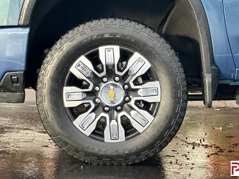 Certified 2025 Chevrolet Silverado 3500 High Country w/ Technology Package image 32