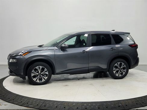 Used 2023 Nissan Rogue SV image 4
