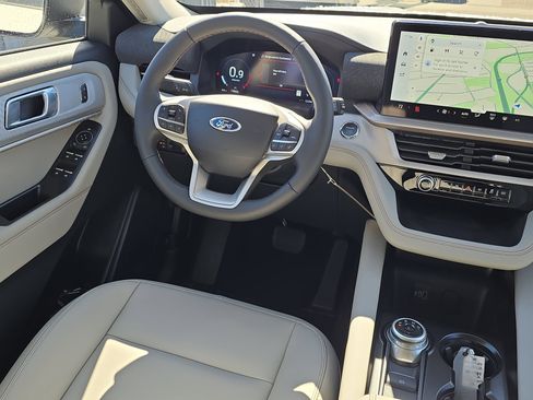 New 2026 Ford Explorer Active image 30