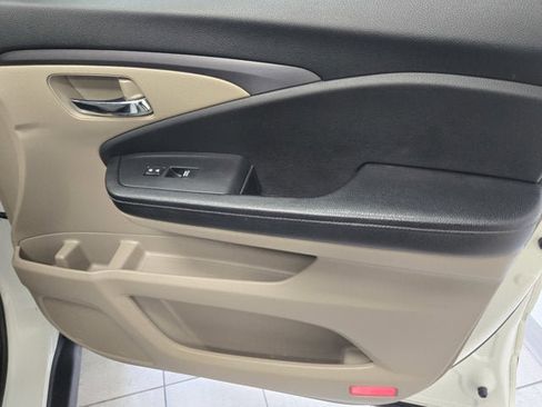 Used 2017 Honda Ridgeline RTL image 3