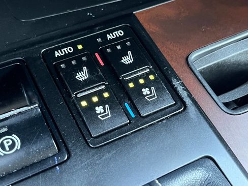 Used 2022 Lexus RX 450h AWD w/ Premium Package image 31