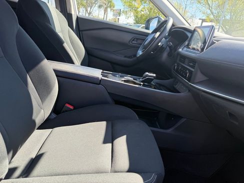 Used 2024 Nissan Rogue S image 11