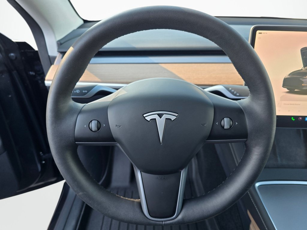 Used 2025 Tesla Model Y Long Range RWD image 14