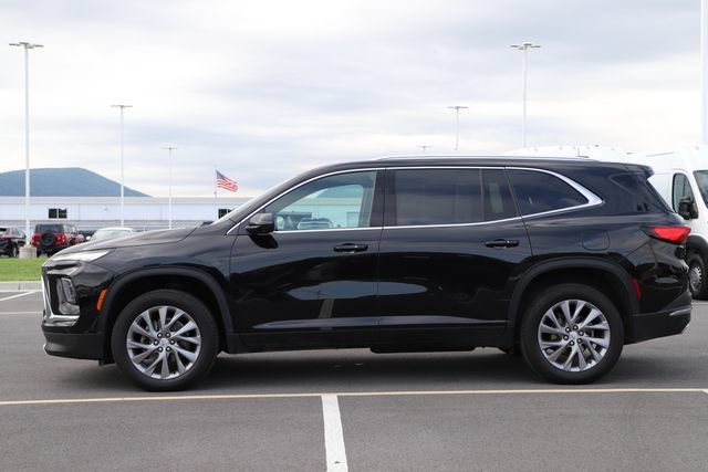 Used 2025 Buick Enclave Preferred AWD/4WD image 2