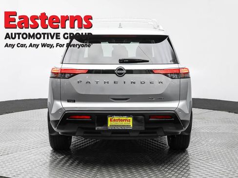 Used 2023 Nissan Pathfinder SL image 6