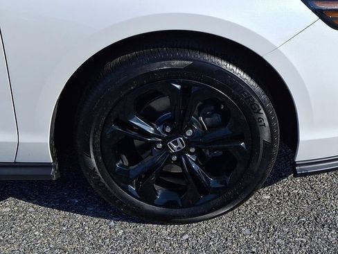 Certified 2025 Honda Accord SE image 8