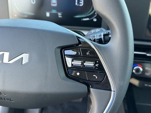 New 2026 Kia Niro LX FWD image 27