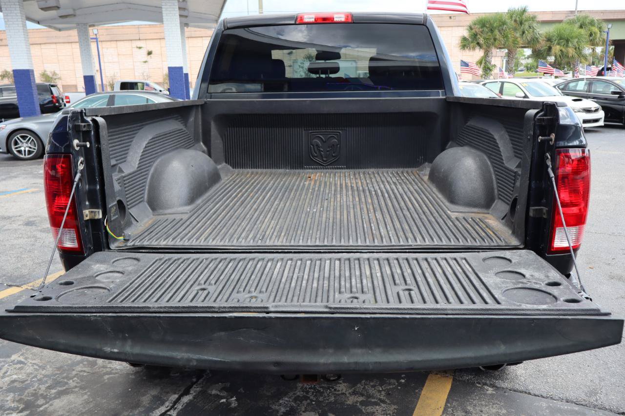 Used 2016 RAM 1500 Express RWD image 11