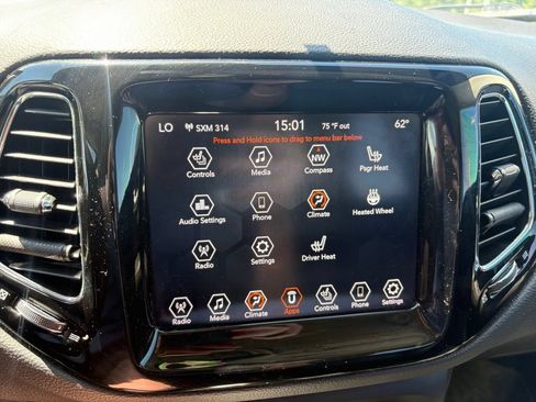 Used 2019 Jeep Compass Limited AWD/4WD image 16