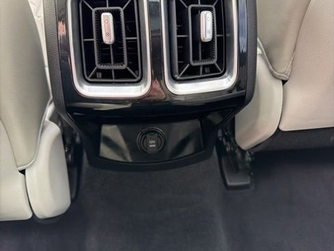 Certified 2025 Kia Sorento SX image 23