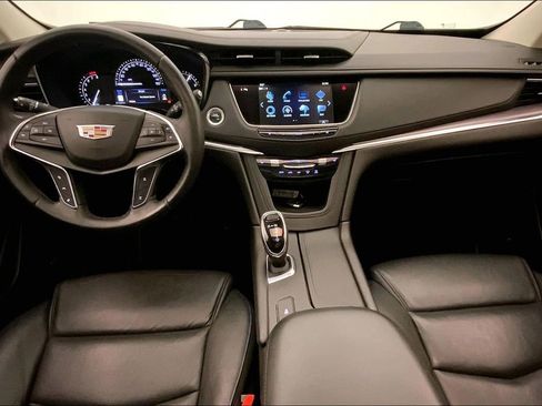 Used 2018 Cadillac XT5 Luxury w/ Driver Awareness Package image 16