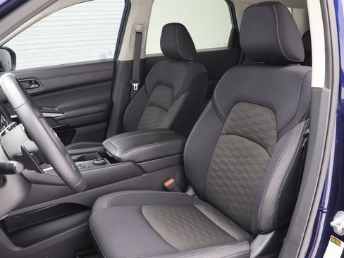Used 2023 Nissan Pathfinder SV AWD/4WD image 15