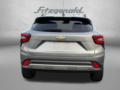 Used 2025 Chevrolet Trax LT FWD image 5