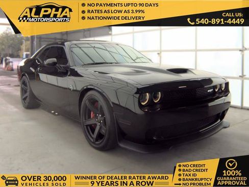 Used 2017 Dodge Challenger SRT Hellcat RWD image 1