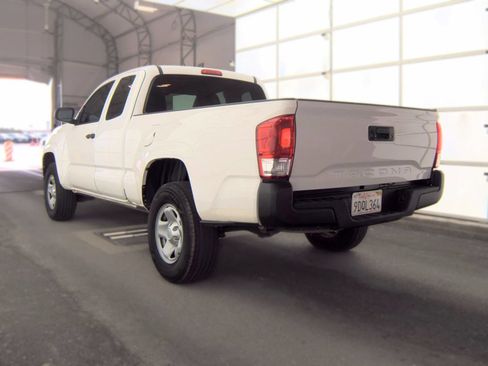 Used 2017 Toyota Tacoma SR RWD image 6