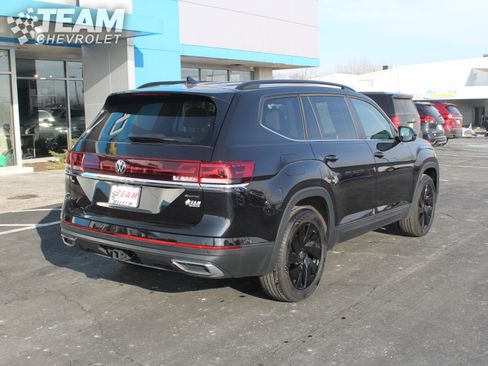 Used 2024 Volkswagen Atlas SE image 4