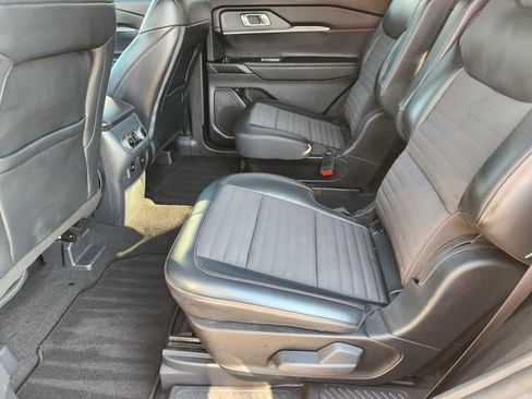 Used 2025 Ford Explorer ST-Line AWD/4WD image 30