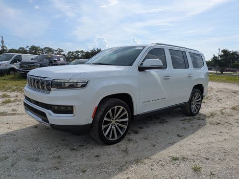 Used 2022 Jeep Grand Wagoneer Series II w/ Convenience Group III AWD/4WD image 8