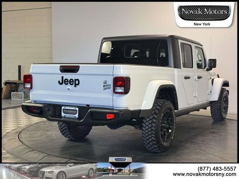 Used 2022 Jeep Gladiator Sport AWD/4WD image 10