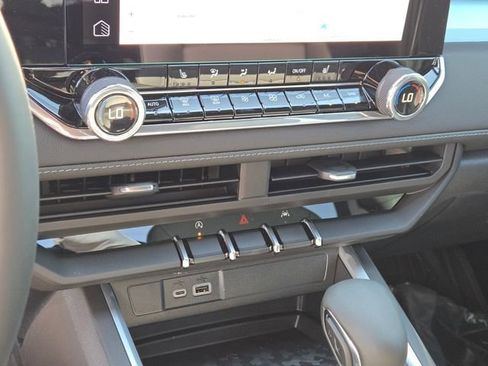 New 2026 Chevrolet Colorado LT w/ LT Convenience Package AWD/4WD image 13