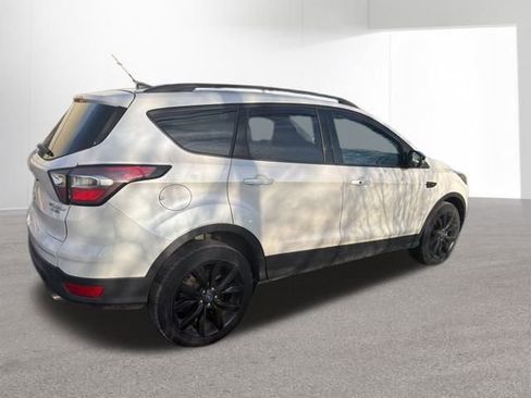 Used 2017 Ford Escape Titanium image 18