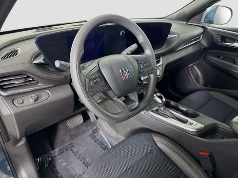 Used 2024 Buick Envista Preferred w/ Convenience II Package image 9