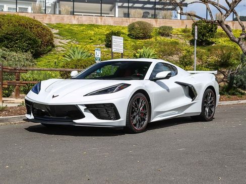 Used 2026 Chevrolet Corvette Stingray Coupe w/ Z51 Performance Package image 3