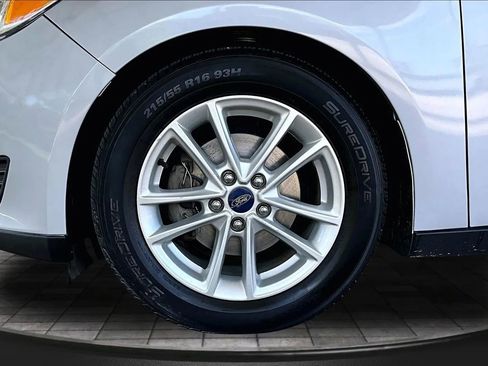 Used 2017 Ford Focus SE FWD image 29
