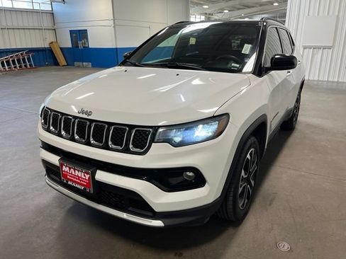 Used 2024 Jeep Compass Limited AWD/4WD image 7