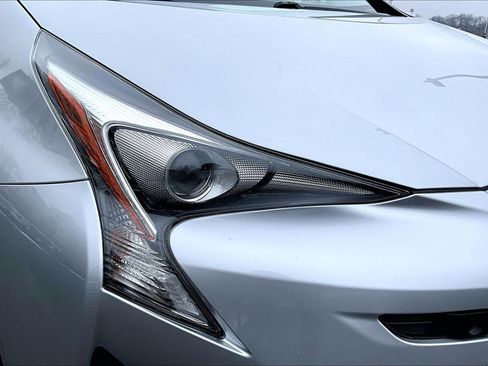 Used 2017 Toyota Prius Two w/ Prius Two Safety Plus Package image 26