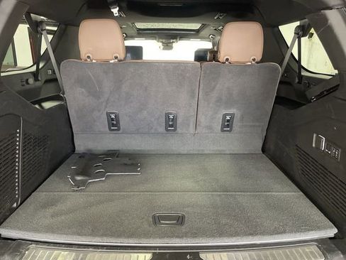 Used 2024 Chevrolet Suburban High Country w/ Advanced Technology Package image 25