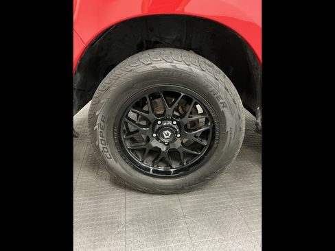 Used 2018 RAM 1500 Express AWD/4WD image 35