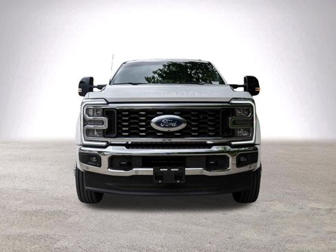 Used 2025 Ford F450 Lariat w/ Lariat Ultimate Package AWD/4WD image 3