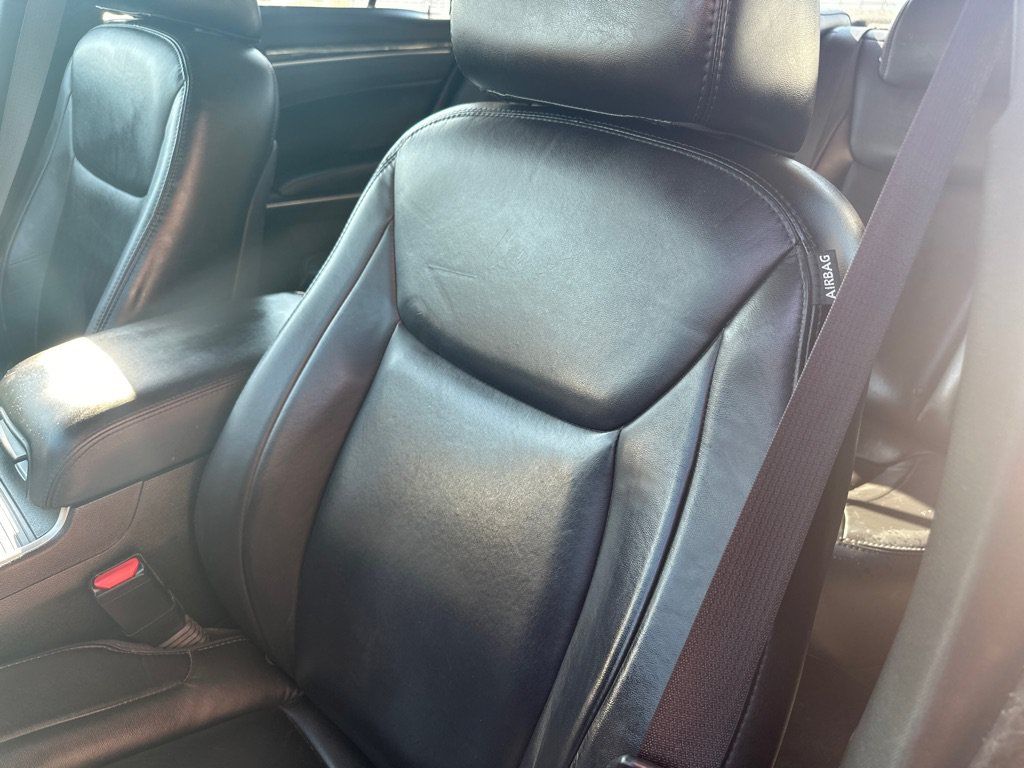 Used 2018 Chrysler 300 Touring L RWD image 19