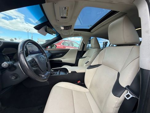 Used 2024 Lexus ES 300h w/ Premium Package image 7