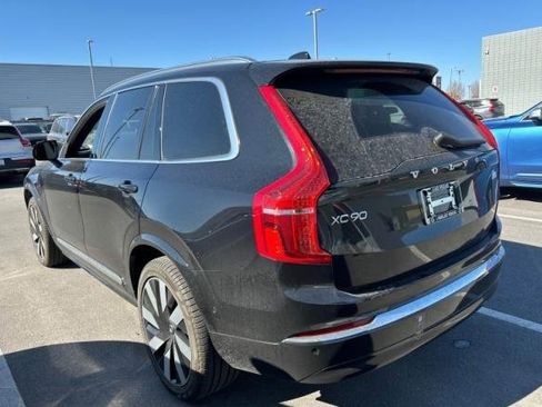 Used 2023 Volvo XC90 T8 Ultimate w/ Lounge Package image 3