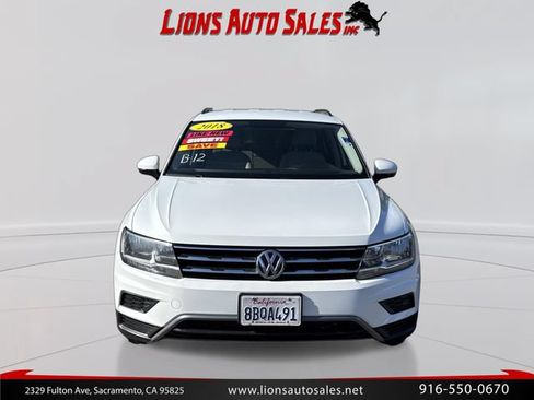 Used 2018 Volkswagen Tiguan S w/ 3rd Row Seat Package AWD/4WD image 2