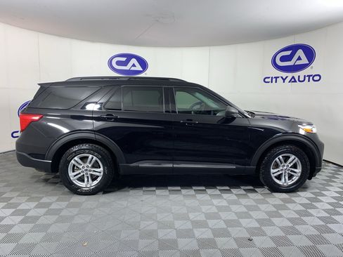 Used 2020 Ford Explorer XLT RWD image 2